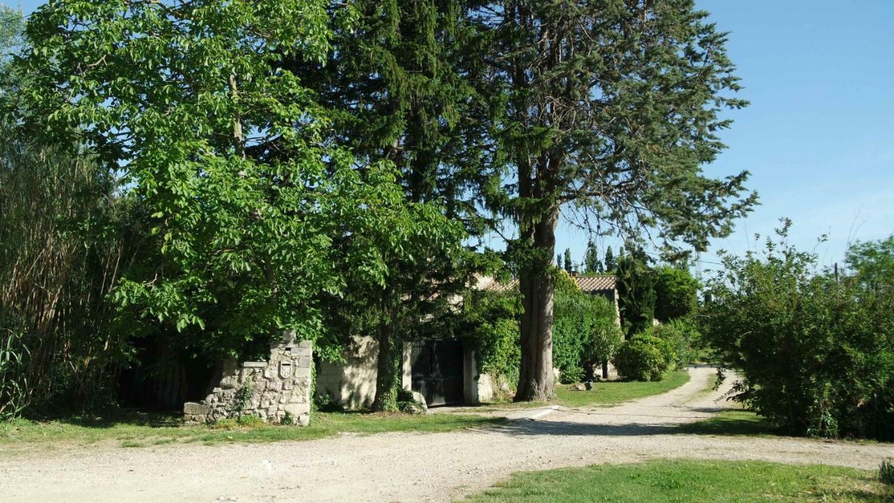 Mas Grimaud - Gite- Studio Et Chambres D'Hotes Familiales Eygalières Exteriér fotografie