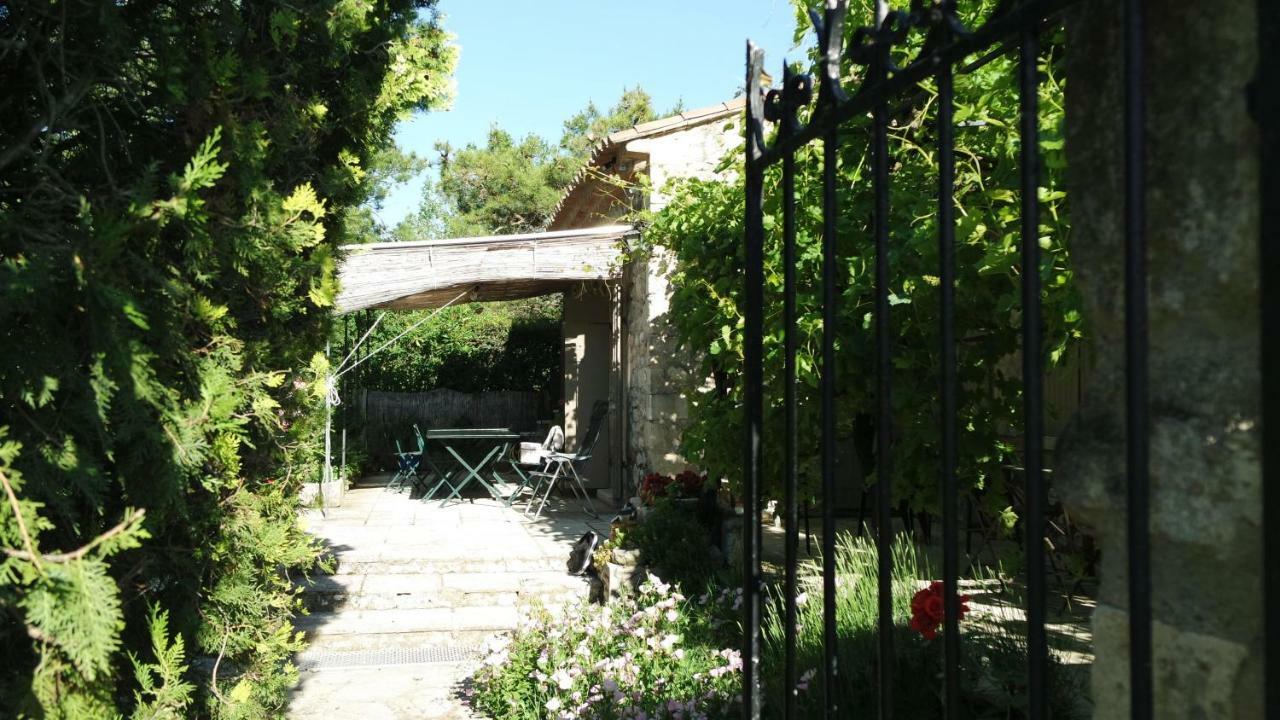 Mas Grimaud - Gite- Studio Et Chambres D'Hotes Familiales Eygalières Exteriér fotografie