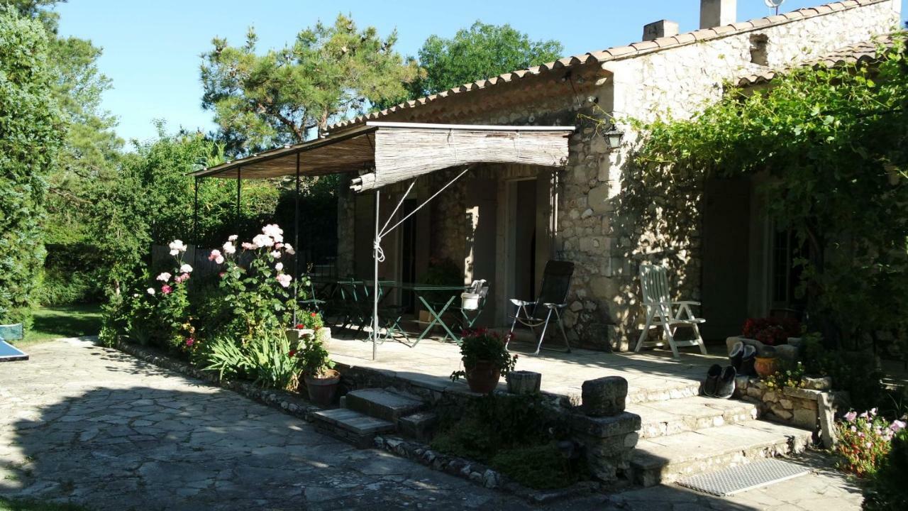 Mas Grimaud - Gite- Studio Et Chambres D'Hotes Familiales Eygalières Exteriér fotografie