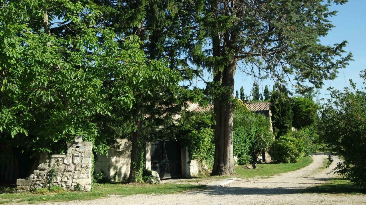 Mas Grimaud - Gite- Studio Et Chambres D'Hotes Familiales Eygalières Exteriér fotografie