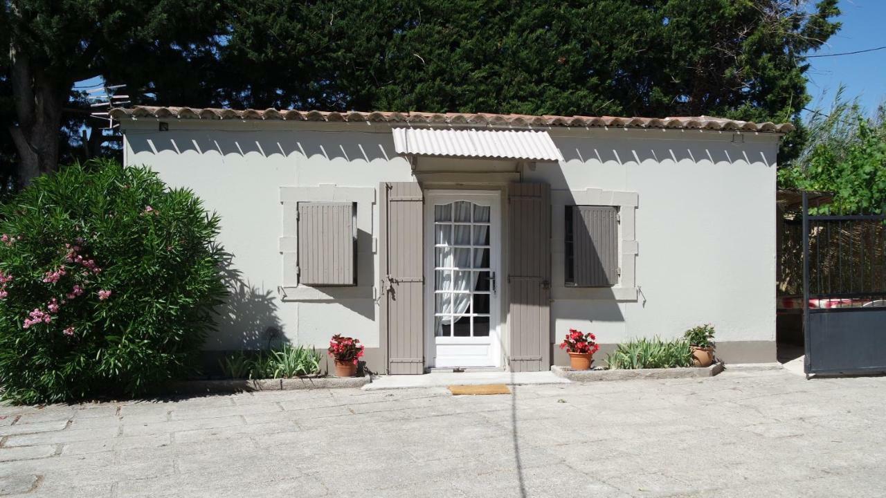 Mas Grimaud - Gite- Studio Et Chambres D'Hotes Familiales Eygalières Exteriér fotografie