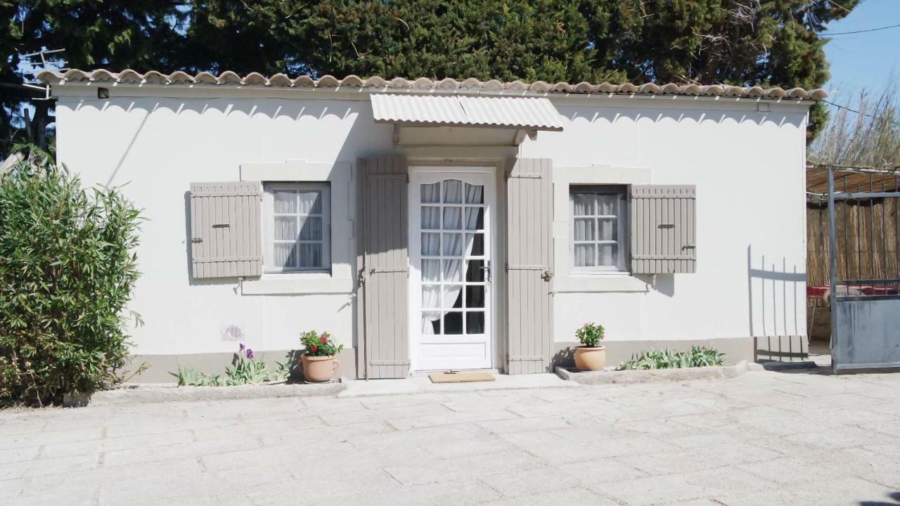 Mas Grimaud - Gite- Studio Et Chambres D'Hotes Familiales Eygalières Exteriér fotografie