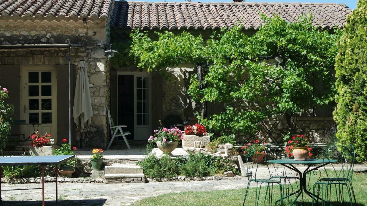 Mas Grimaud - Gite- Studio Et Chambres D'Hotes Familiales Eygalières Exteriér fotografie