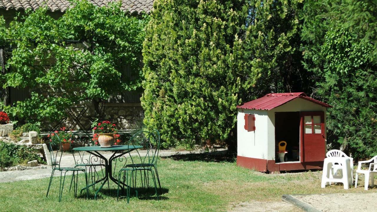 Mas Grimaud - Gite- Studio Et Chambres D'Hotes Familiales Eygalières Exteriér fotografie